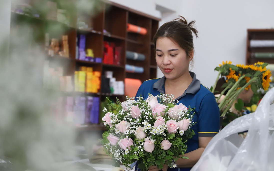 Thị trường Valentine sôi động, nhiều nơi tung khuyến mãi