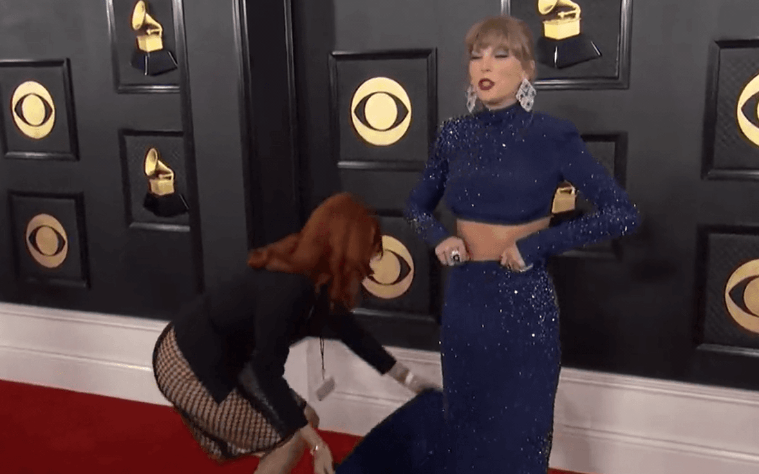 Taylor Swift lên tiếng bảo vệ khi nhân viên bị phóng viên la hét xua đuổi trên thảm đỏ Grammy 2023