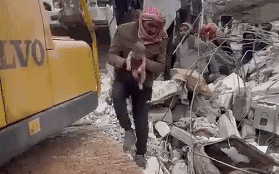 Những điều kỳ diệu đến rơi nước mắt trong thảm họa động đất ở Thổ Nhĩ Kỳ