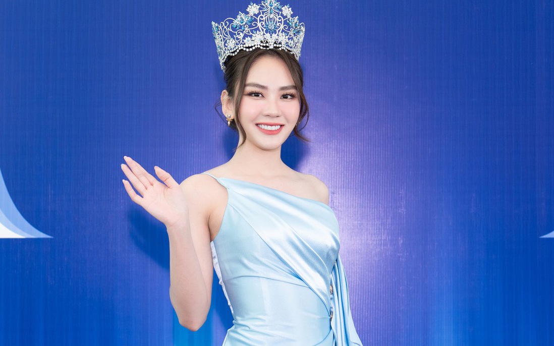 Hoa hậu Mai Phương gây bất ngờ khi kể chuyện "đi học bằng máy bay"
