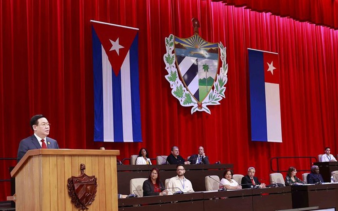 Hình ảnh Chủ tịch Quốc hội Vương Đình Huệ phát biểu tại Quốc hội Cuba, gặp gỡ cộng đồng người Việt Nam