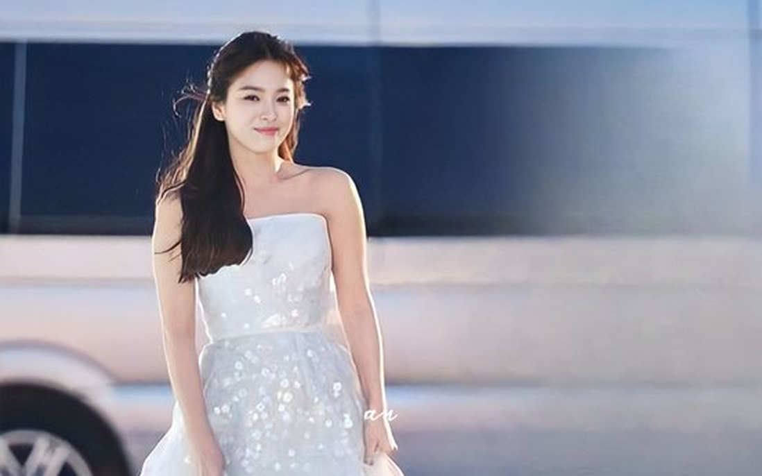Song Hye Kyo vừa xác nhận tham gia Baeksang 2023, netizen đã chia sẻ lại những khoảnh khắc "huyền thoại"