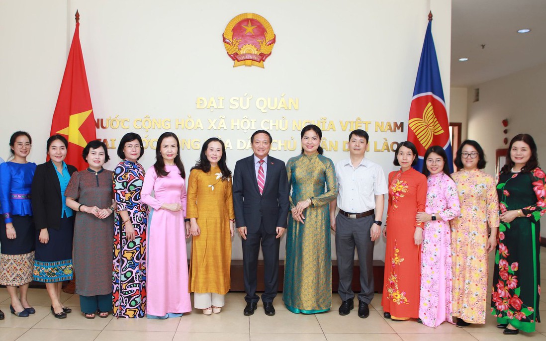 Chủ tịch Hội LHPNVN Hà Thị Nga: "Mỗi nữ Việt kiều tại Lào là một sứ giả về văn hóa, con người Việt Nam"
