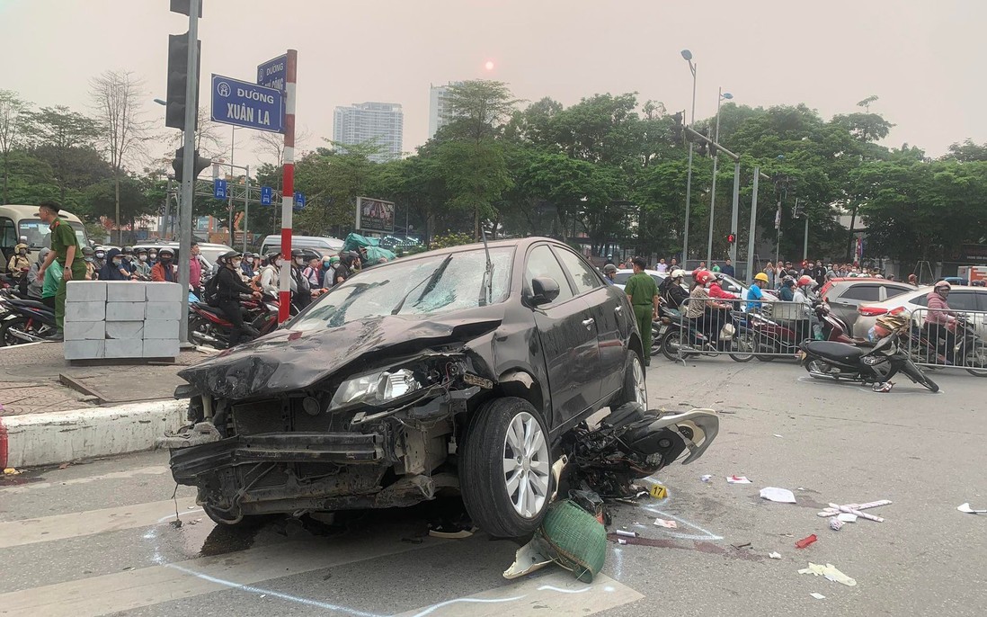 Hà Nội: "Xe điên" mất lái đâm hàng loạt người và phương tiện trên đường Võ Chí Công