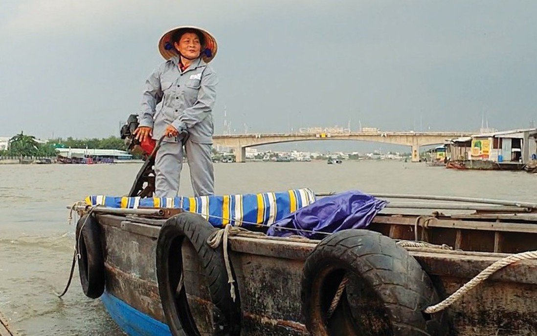 Người dân chợ nổi ở Cần Thơ hình thành thói quen giảm thiểu thải rác ra sông