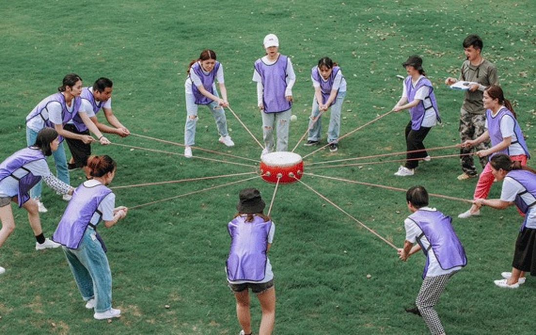 Những câu pha trò kém duyên của sếp trong team building