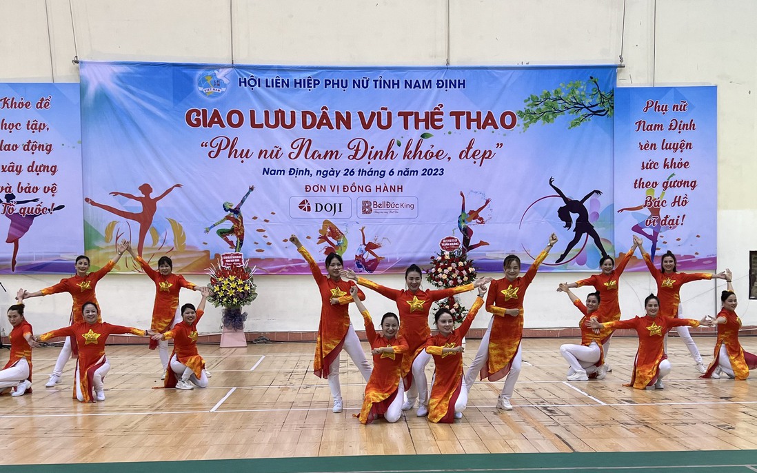 "Phụ nữ Nam Định khỏe - đẹp" chào mừng ngày Gia đình Việt Nam