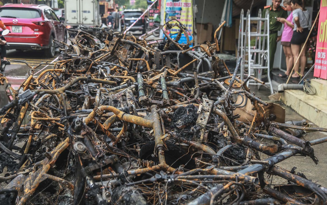 Nhân chứng kể lại giây phút kinh hoàng của vụ cháy nhà khiến 3 người tử vong ở Hà Nội
