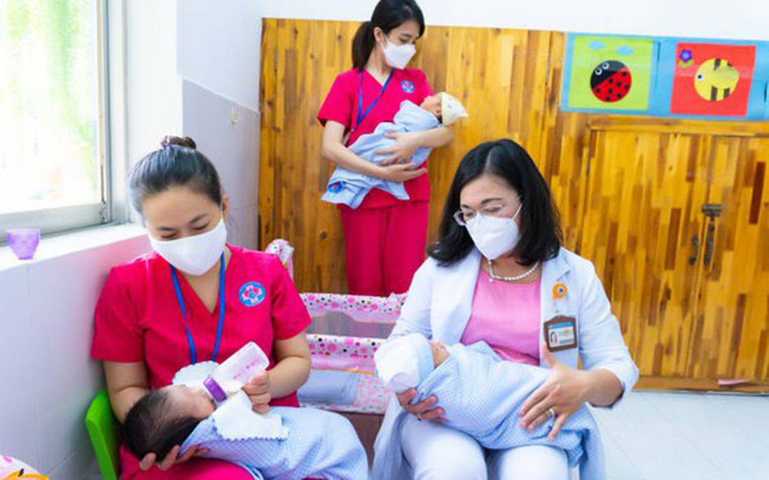 Bệnh viện Hùng Vương khám sức khỏe miễn phí cho 259 trẻ chào đời trong dịch Covid-19
