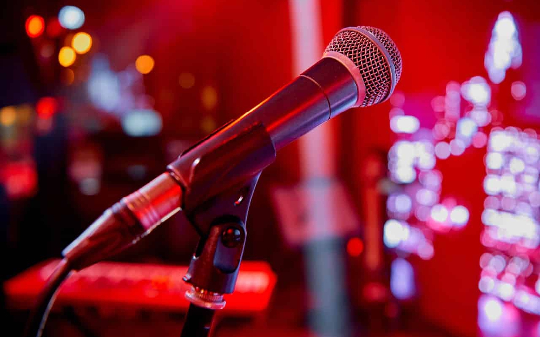 Đánh chết khách hát để trả thù cho nhân viên quán karaoke