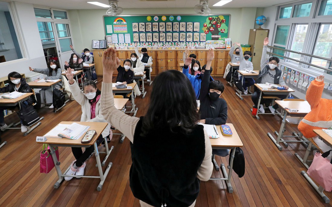 Giáo viên dễ bị chèn ép, phải chăng học sinh Hàn Quốc đang được trao quá nhiều quyền?