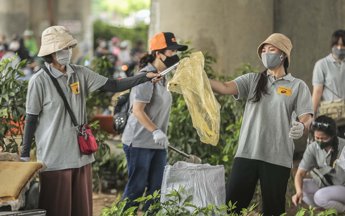 Hà Nội: Hơn 500 bạn trẻ chung tay dọn sạch các bãi rác tự phát