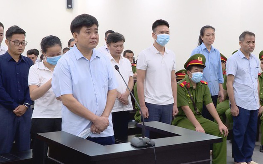 Vụ nâng khống giá cây xanh: Cựu Chủ tịch Hà Nội Nguyễn Đức Chung lĩnh án 18 tháng tù