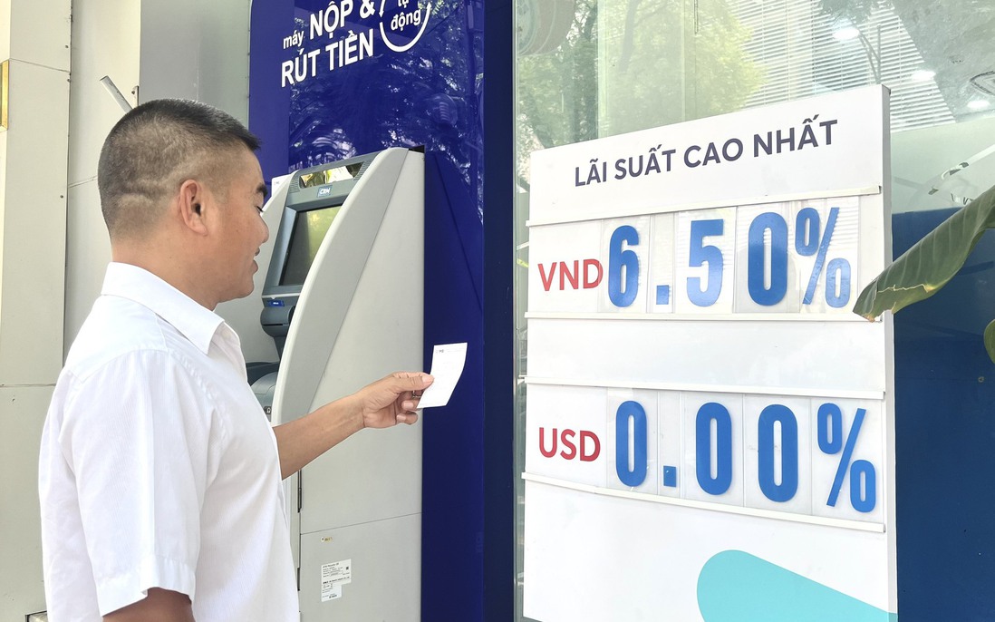 Chỉ còn ít ngân hàng duy trì lãi suất tiền gửi 7%/năm 