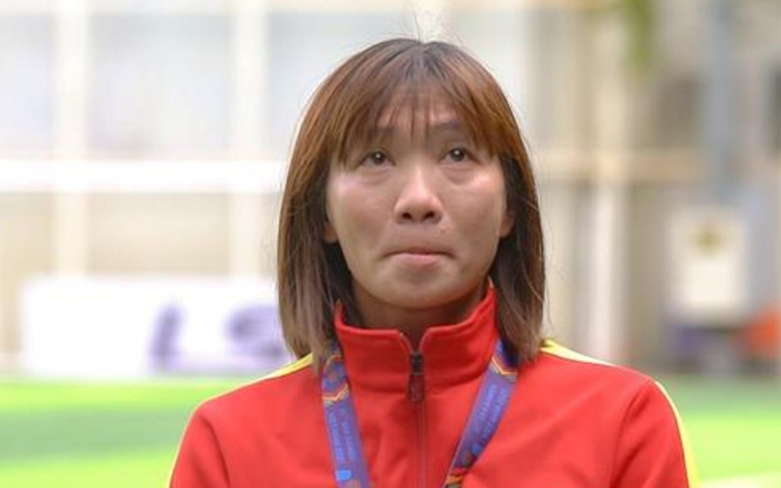 Giọt nước mắt của cầu thủ Thùy Trang và nỗi lòng huấn luyện viên Mai Đức Chung