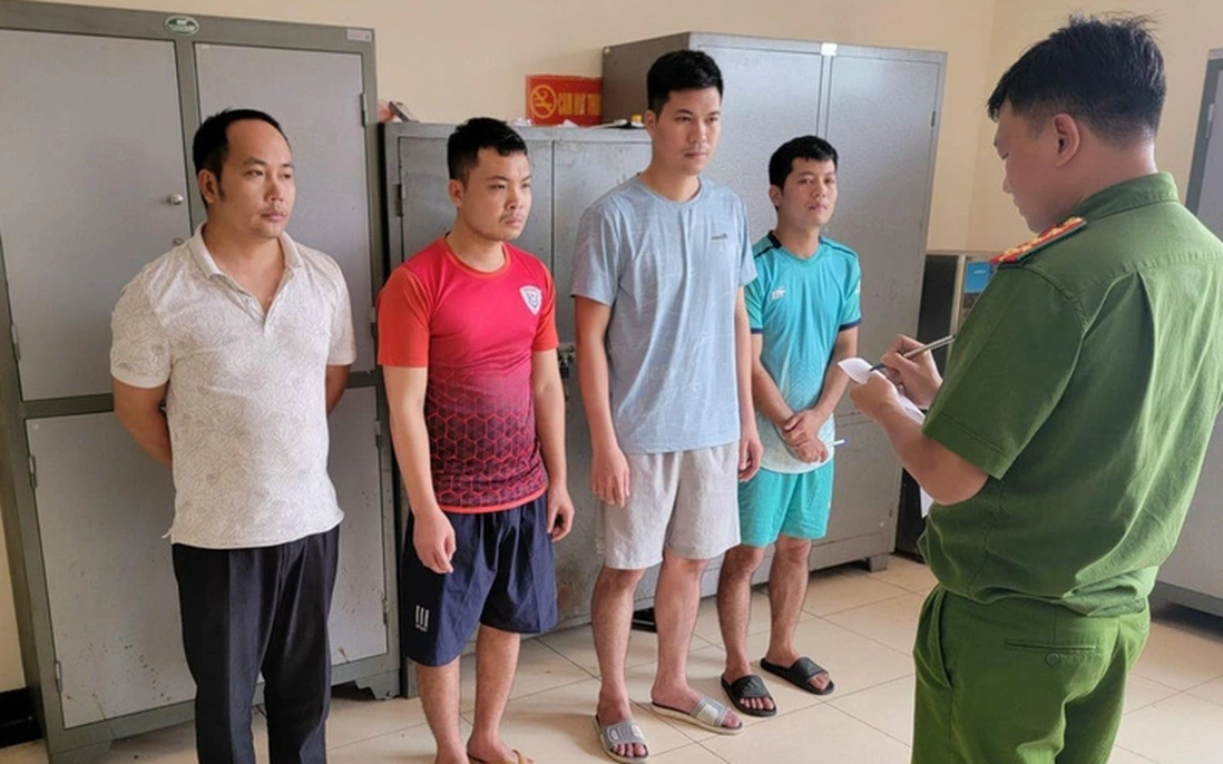 Nhân viên bốc xếp hành lý sân bay Nội Bài phá va ly trộm 500 Euro của nữ du khách nước ngoài