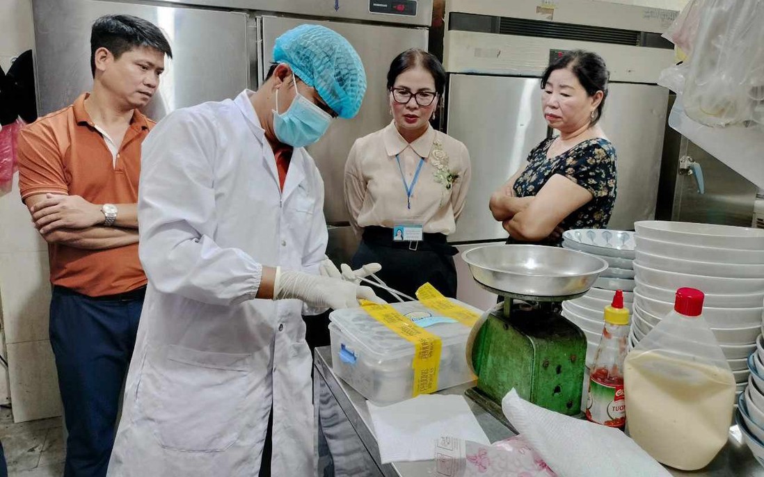 91 người ngộ độc sau ăn bánh mì nổi tiếng nhất Hội An: Sở Y tế Quảng Nam thông tin vụ việc