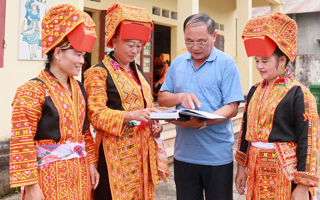 Thay đổi hủ tục ở đồng bào dân tộc thiểu số: Vừa tuyên truyền, vừa thuyết phục