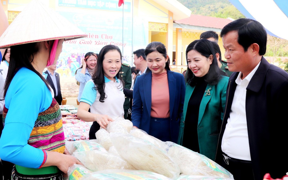 Thanh Hóa: Ấm tình quân dân tại chương trình "Xuân đoàn kết - Tết biên cương"