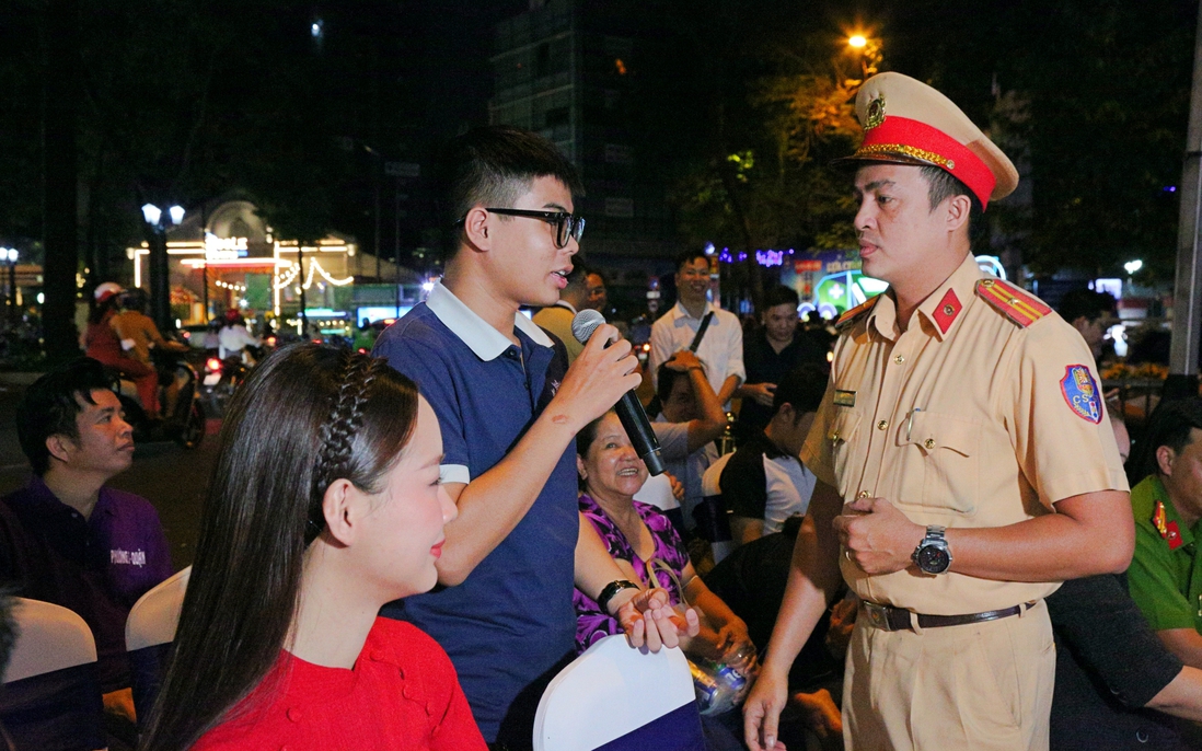 Người dân TP.HCM tích cực hưởng ứng thông điệp “đã uống rượu bia, không lái xe” dịp Tết  