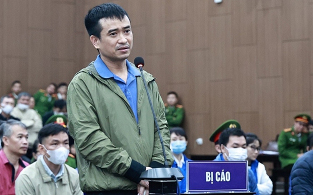 Phan Quốc Việt khai đưa 50.000 USD, cựu Thứ trưởng nói chỉ nhận 100 triệu đồng và bộ kit test