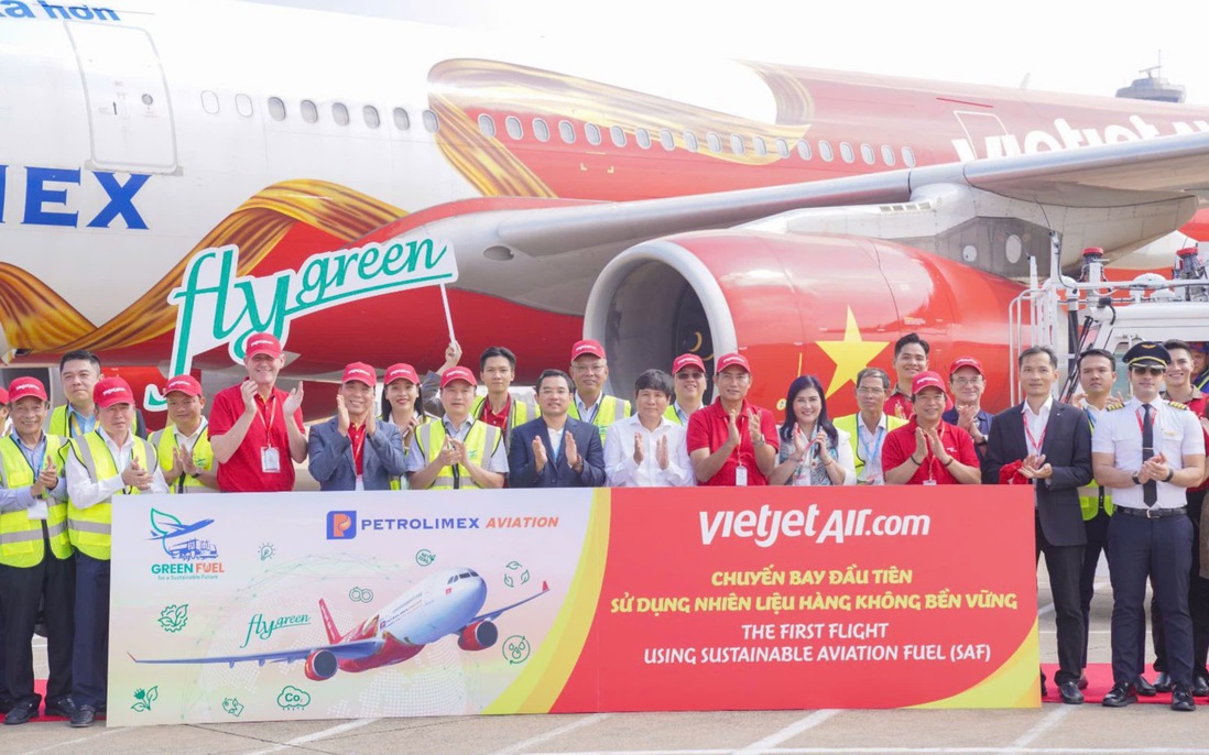 Vietjet tiên phong khai thác chuyến bay đầu tiên sử dụng nhiên liệu hàng không bền vững SAF, giảm thải 80% carbon