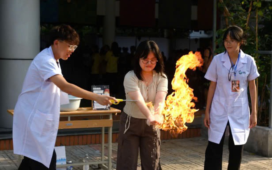 Triển lãm khoa học của trường Ams thu hút hơn 3.000 người tham gia