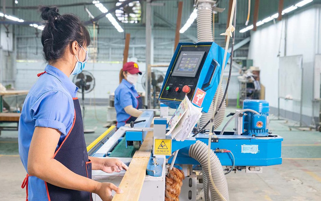 Chăm lo đời sống cho nữ công nhân xa nhà