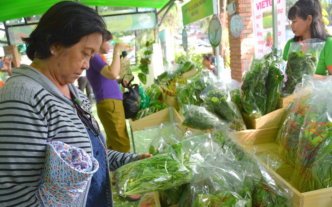 TPHCM đẩy mạnh công tác lấy mẫu kiểm nghiệm để đảm bảo an toàn thực phẩm