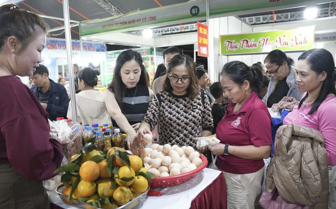 Khai mạc Hội chợ Thương mại và Du lịch miền Tây Thanh Hóa năm 2024