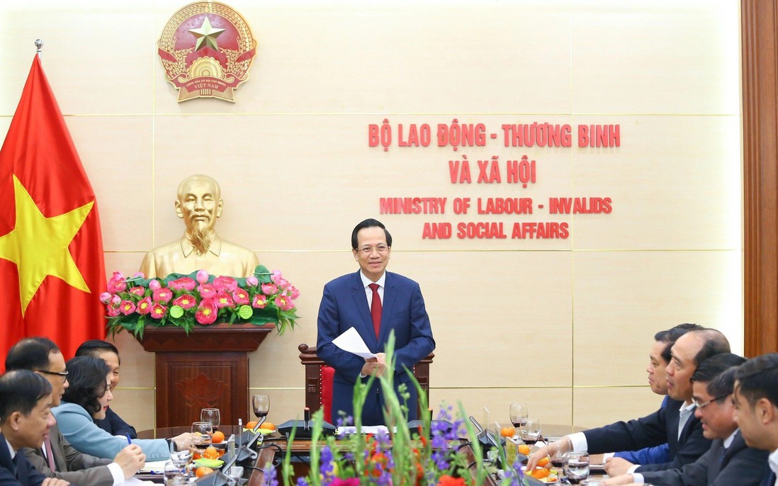 Bộ trưởng Đào Ngọc Dung: Cải cách tiền lương phải đi đôi với điều chỉnh lương hưu