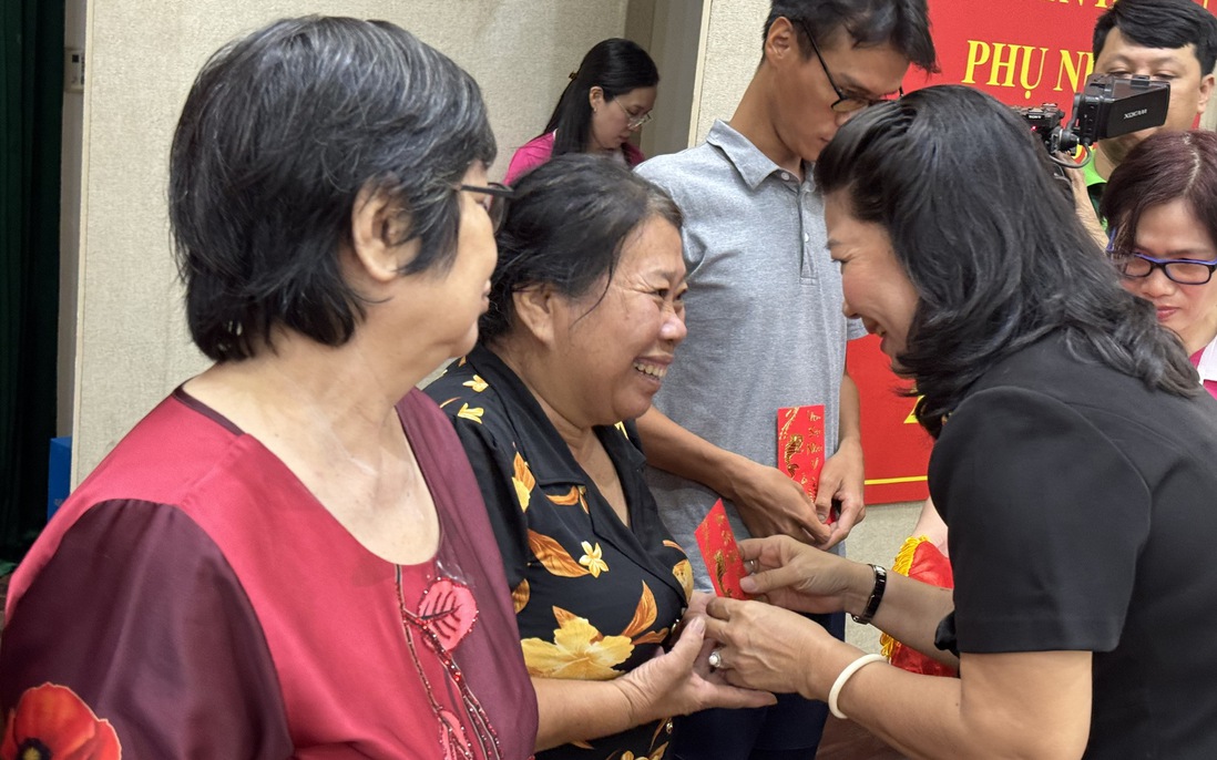 TPHCM: Họp mặt 150 cán bộ, hội viên phụ nữ Hoa tiêu biểu nhân dịp Tết Nguyên tiêu 2024