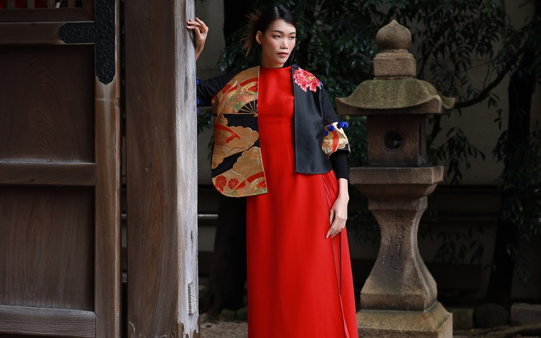 Cao Minh Tiến biến tấu áo dài với khăn thắt lưng kimono Nhật Bản