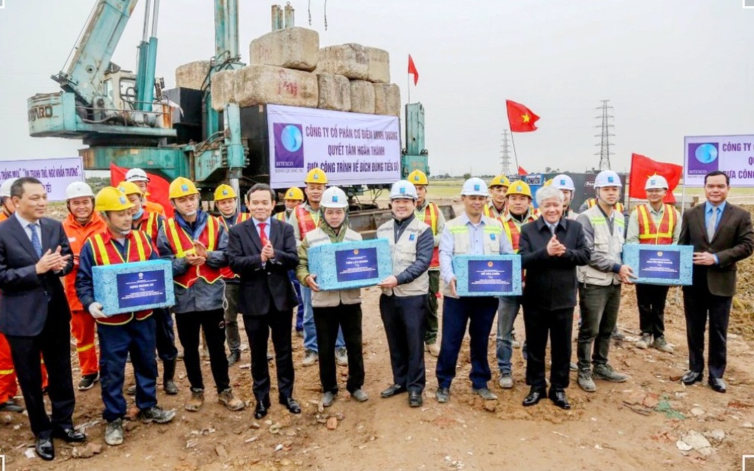 Phát động thi đua hoàn thành đúng tiến độ đường dây 500 kV từ Quảng Bình đến Hưng Yên