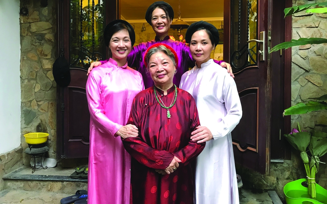 Đại gia đình hiếm có ở Việt Nam có tới 3 nghệ sĩ nhân dân và 3 nghệ sĩ ưu tú