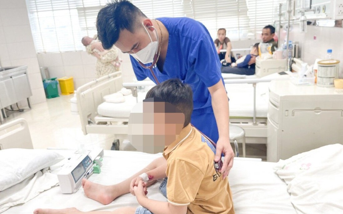 Phú Thọ: Bé trai 7 tuổi bất ngờ khó nói, khó thở, không ngờ là căn bệnh cực hiếm gặp