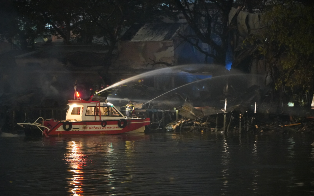 Công an TPHCM thông tin về thiệt hại trong vụ cháy dãy nhà ven kênh Tàu Hủ