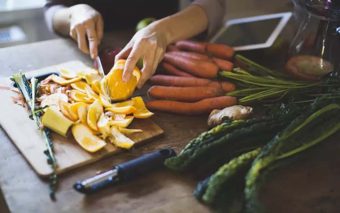 8 loại vỏ trái cây và rau củ là "kho tàng dinh dưỡng" mà bạn không nên vứt bỏ
