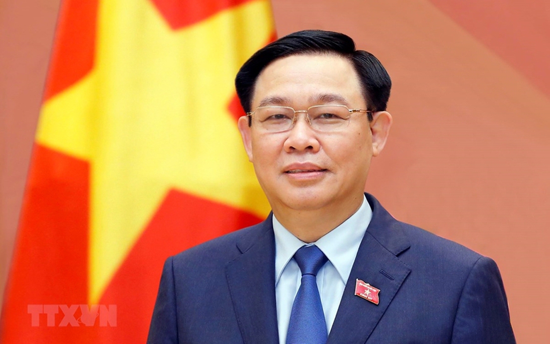 Chủ tịch Quốc hội Vương Đình Huệ lên đường thăm chính thức nước Cộng hòa Nhân dân Trung Hoa