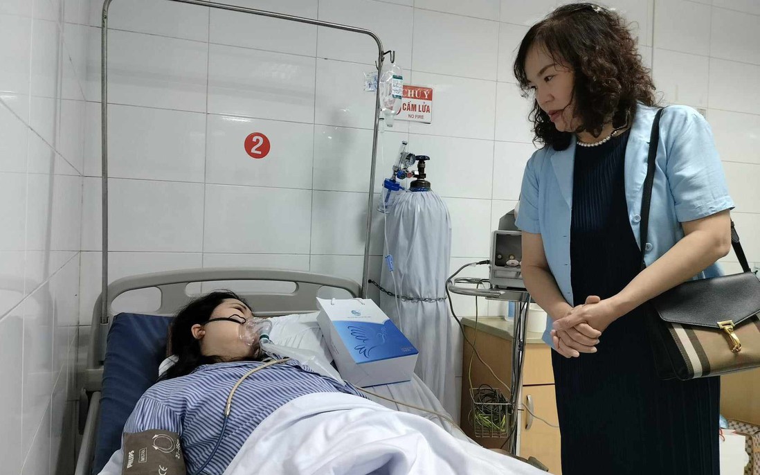 TƯ Hội LHPN Việt Nam thăm, động viên các nạn nhân vụ cháy nhà trọ đang điều trị tại bệnh viện