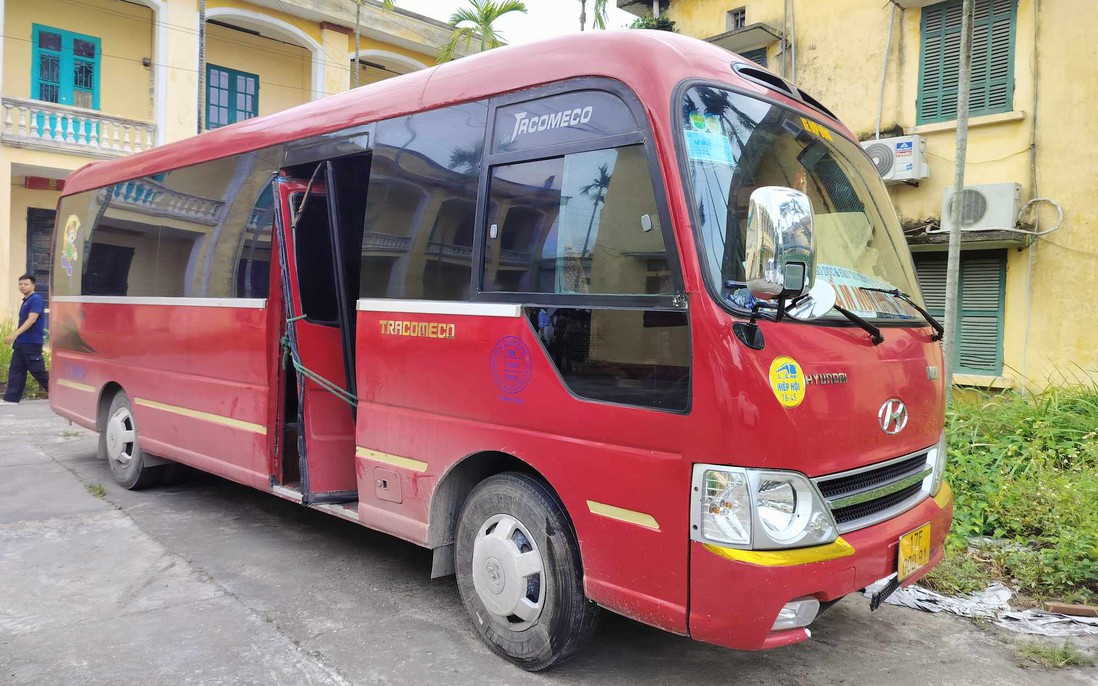 Hoàn cảnh bé trai 5 tuổi tử vong trên xe đưa đón: "Cháu không có bố, mẹ đi nước ngoài"