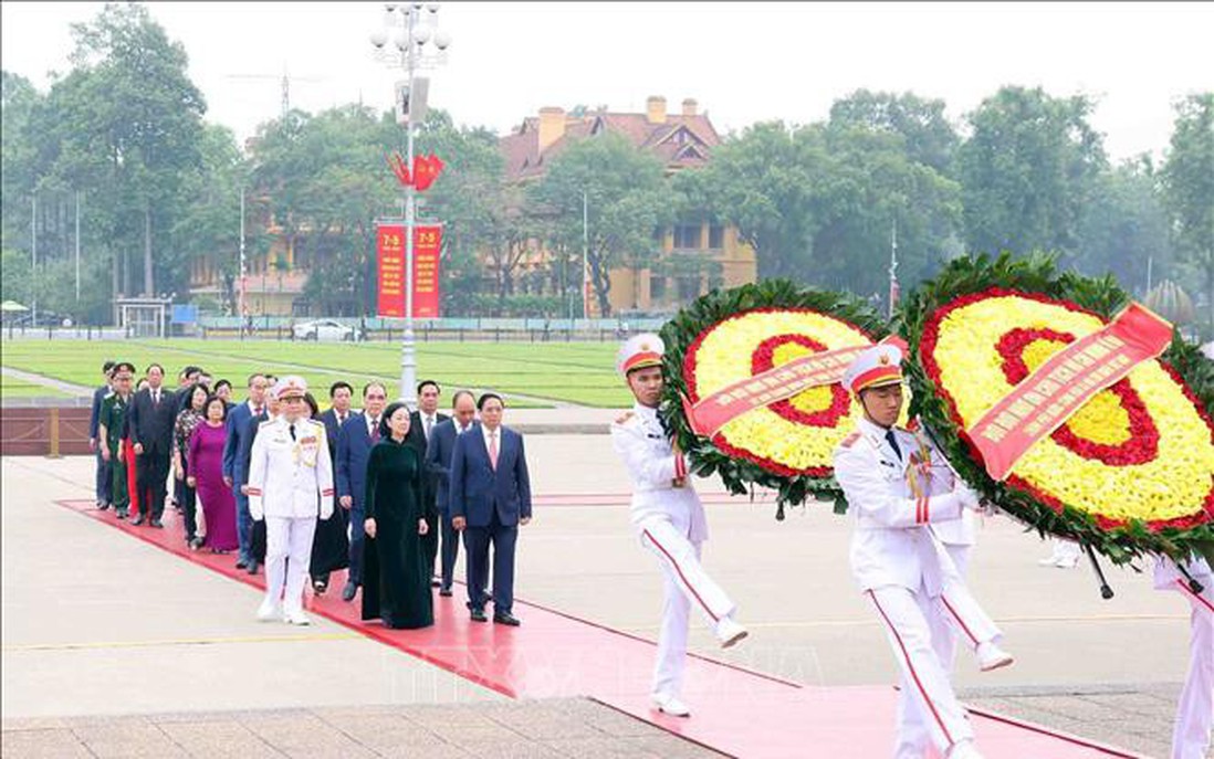 70 năm Chiến thắng Điện Biên Phủ: Lãnh đạo Đảng, Nhà nước vào Lăng viếng Chủ tịch Hồ Chí Minh