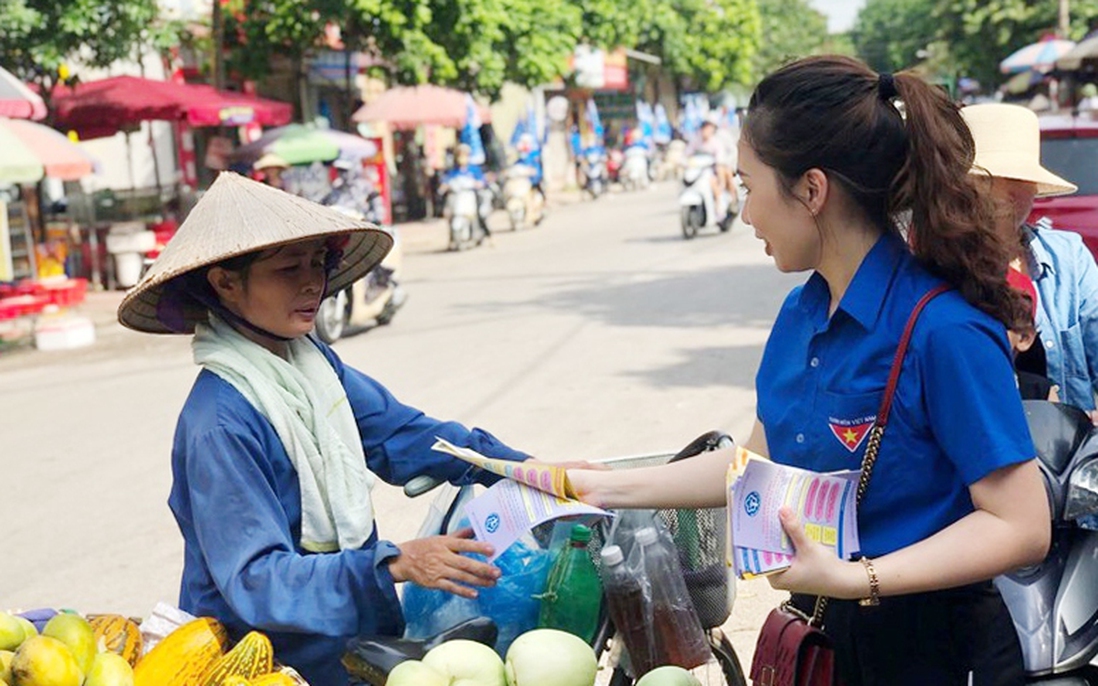 Xây dựng lưới an sinh xã hội đa tầng, bền vững - Bài 4:  Giải pháp giữ chân người lao động ở lại hệ thống bảo hiểm xã hội