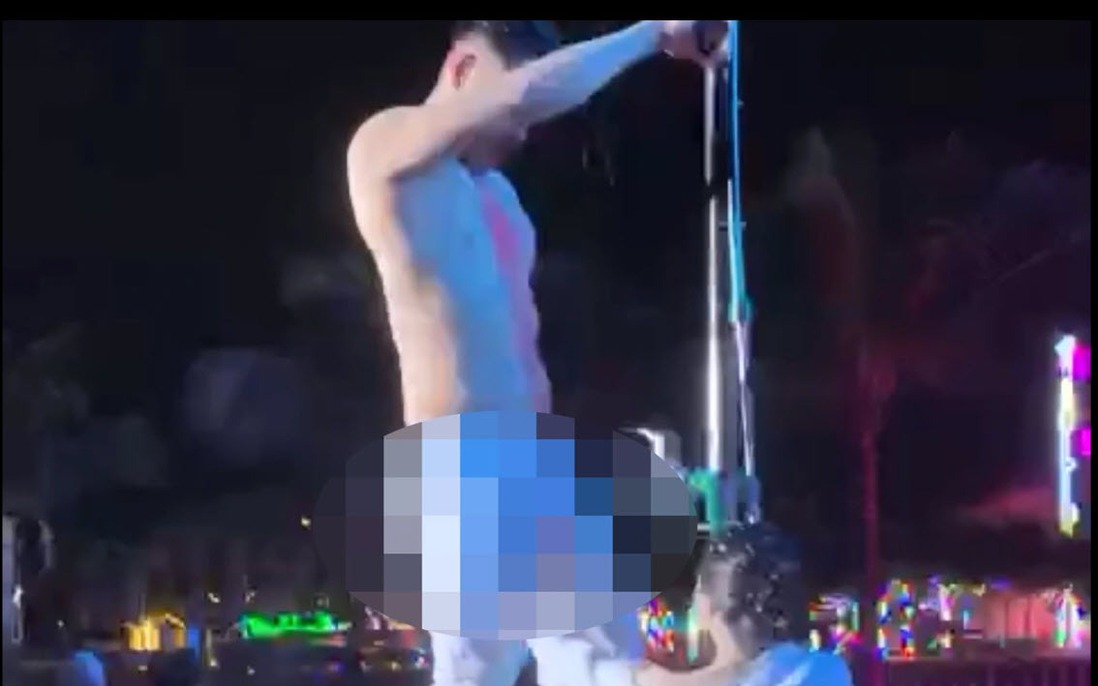 Xử phạt 50 triệu đồng quán bar bãi biển ở Hạ Long vì biểu diễn khiêu dâm
