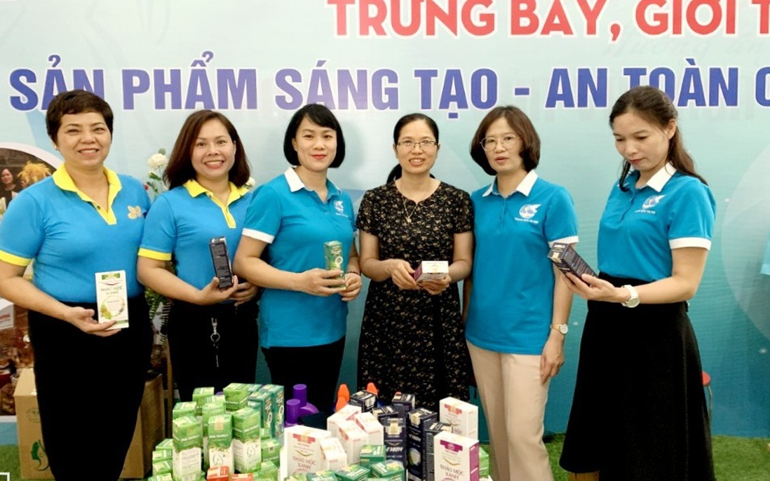 Nỗ lực biến "vùng đất chết" thành cánh đồng dược liệu, trồng hoa màu