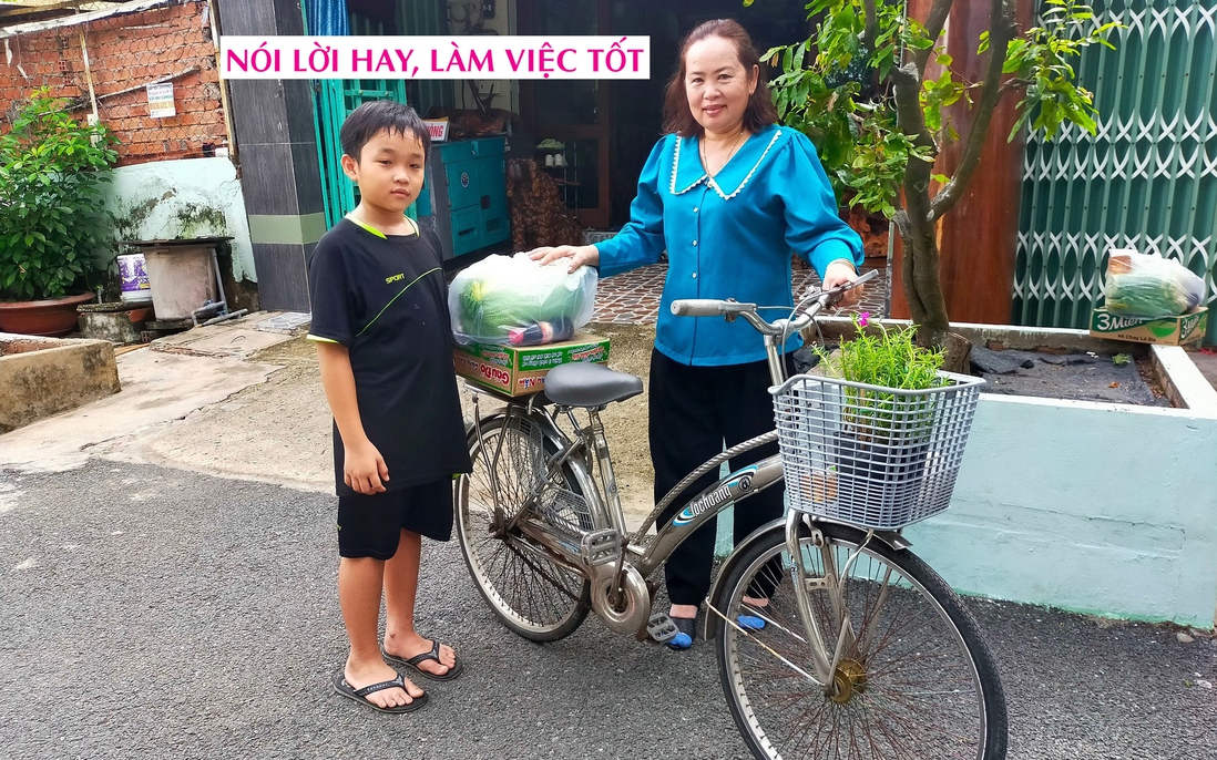 "Hạnh phúc với tôi đơn giản là được cho đi"