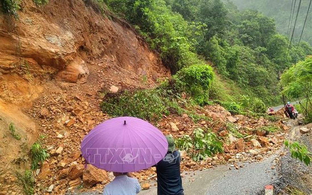 Lào Cai yêu cầu di dời dân trong vùng có nguy cơ bị ảnh hưởng do mưa lũ