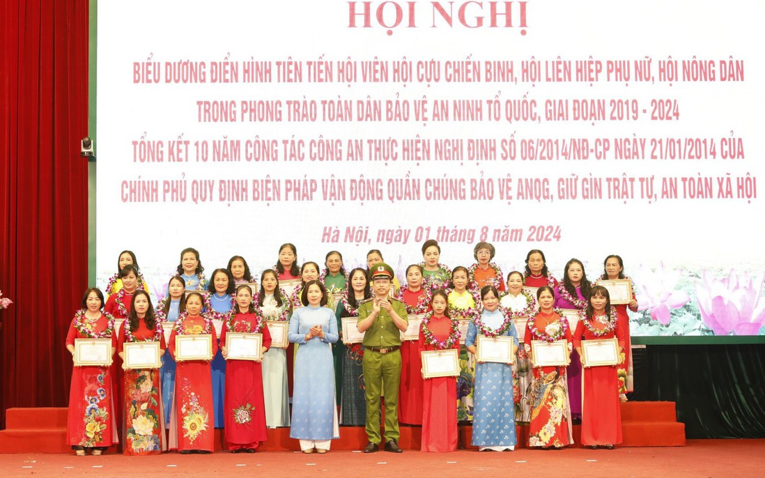 Hà Nội: 28 hội viên phụ nữ được biểu dương điển hình tiên tiến trong bảo vệ an ninh Tổ quốc