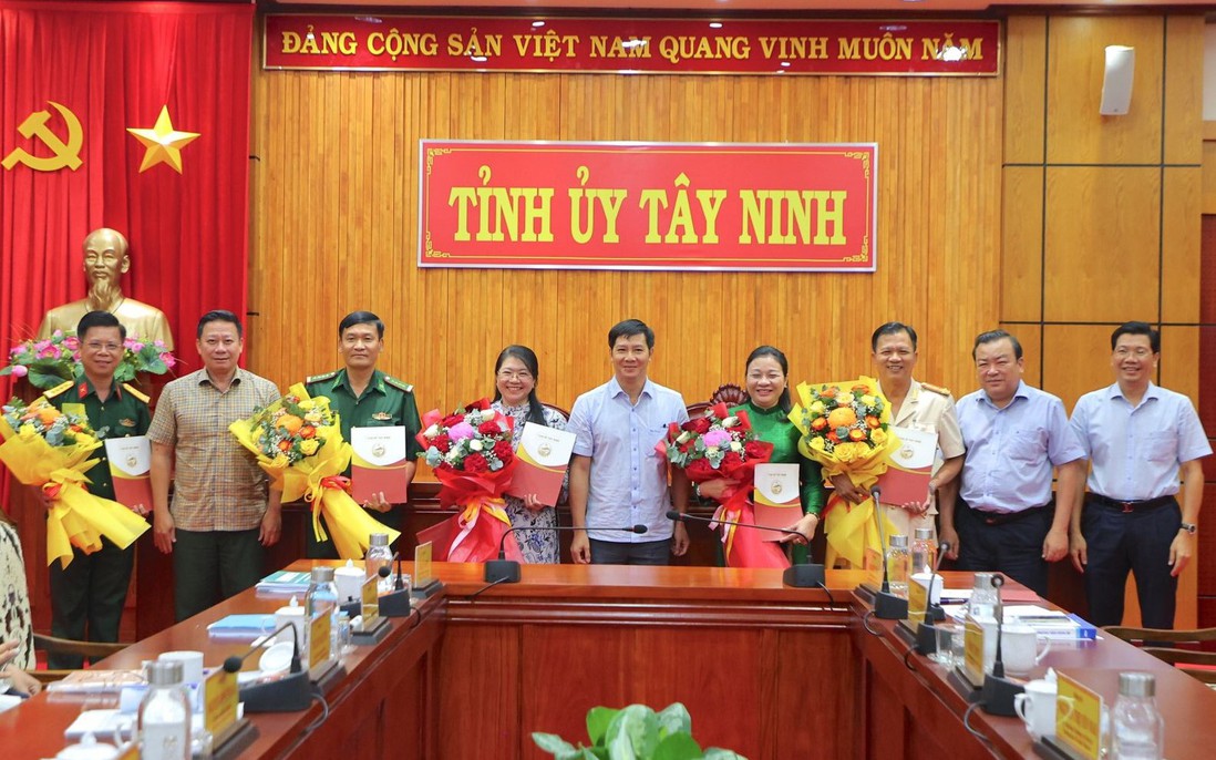 Ban Bí thư chỉ định 3 Đại tá cùng 2 nữ Chủ tịch ở Tây Ninh giữ chức vụ mới