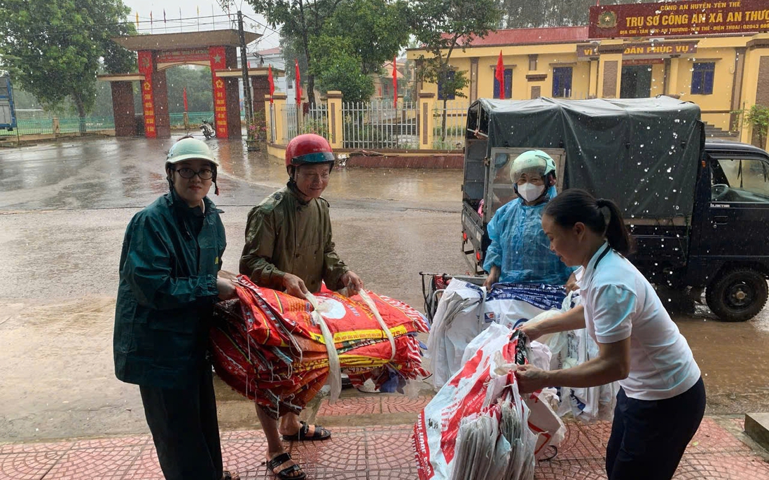 Bắc Giang: Phụ nữ đồng lòng giúp nhau trong bão